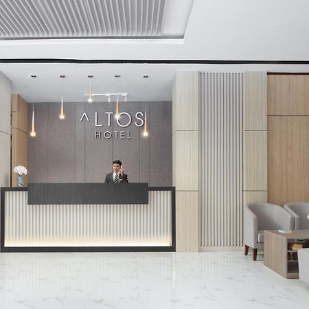 Altos Hotel Phnom-Penh Buitenkant foto