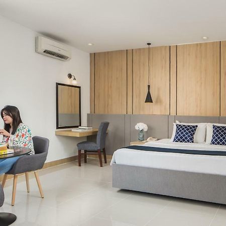Altos Hotel Phnom-Penh Buitenkant foto
