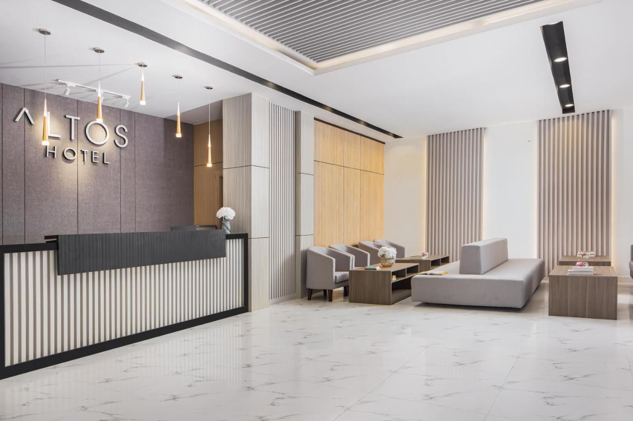 Altos Hotel Phnom-Penh Buitenkant foto