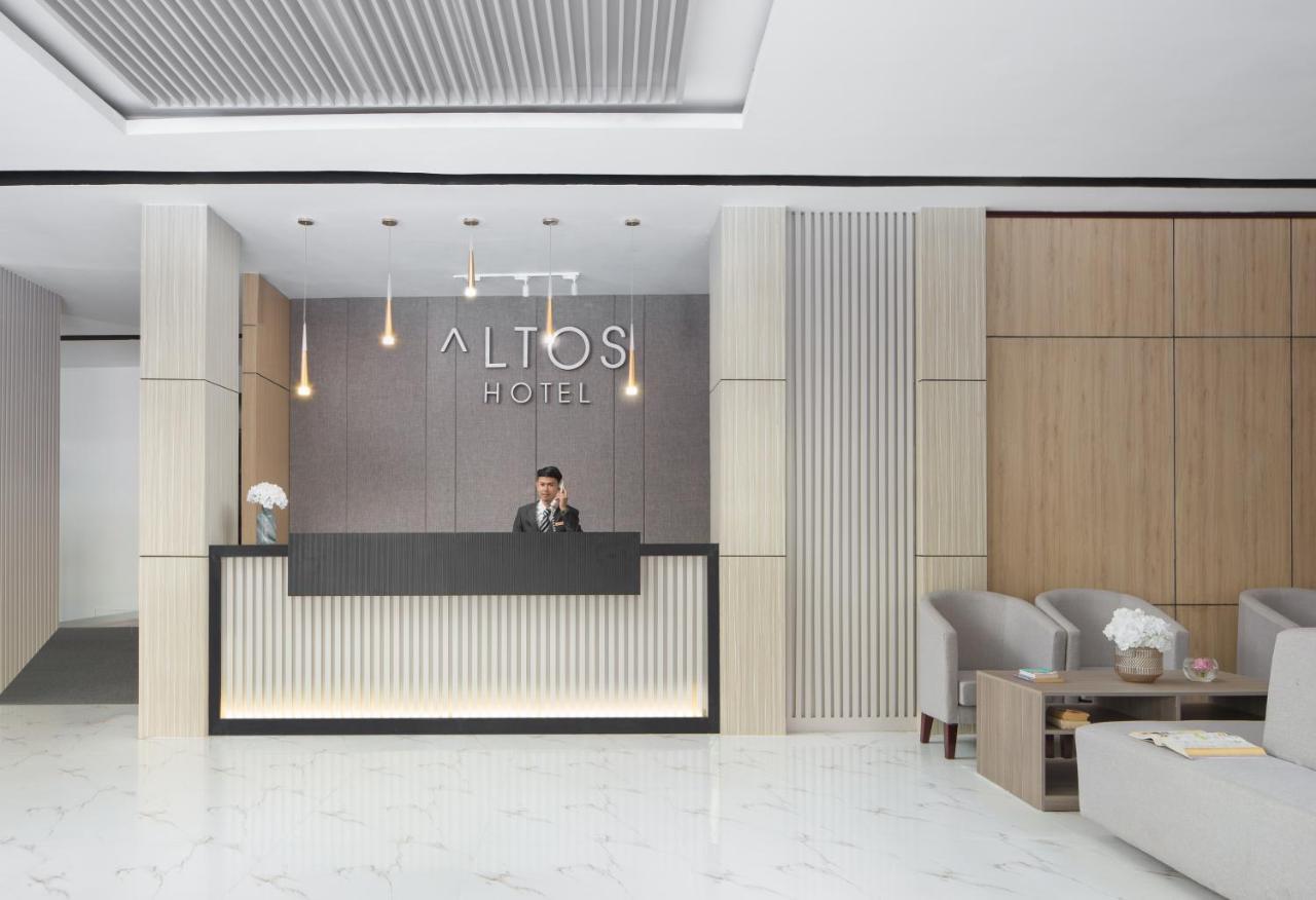 Altos Hotel Phnom-Penh Buitenkant foto