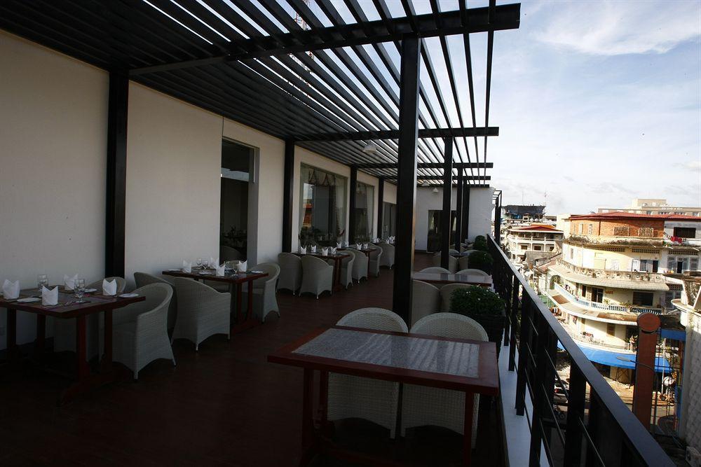 Altos Hotel Phnom-Penh Buitenkant foto