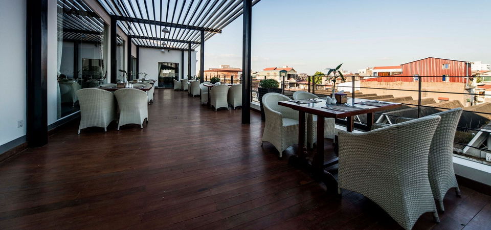Altos Hotel Phnom-Penh Buitenkant foto