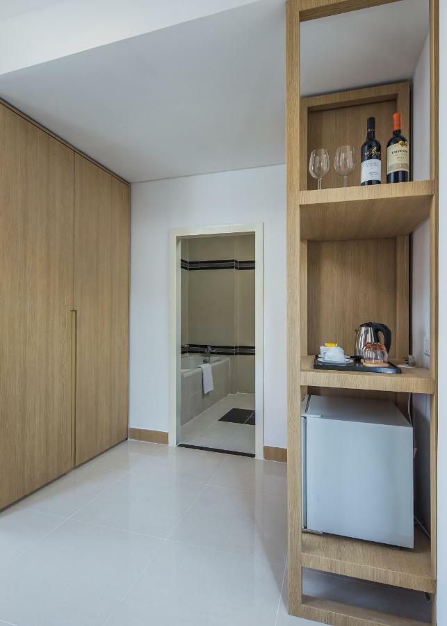 Altos Hotel Phnom-Penh Buitenkant foto