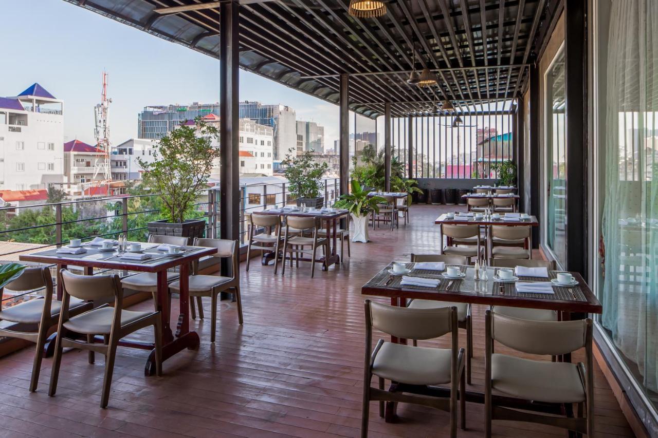 Altos Hotel Phnom-Penh Buitenkant foto