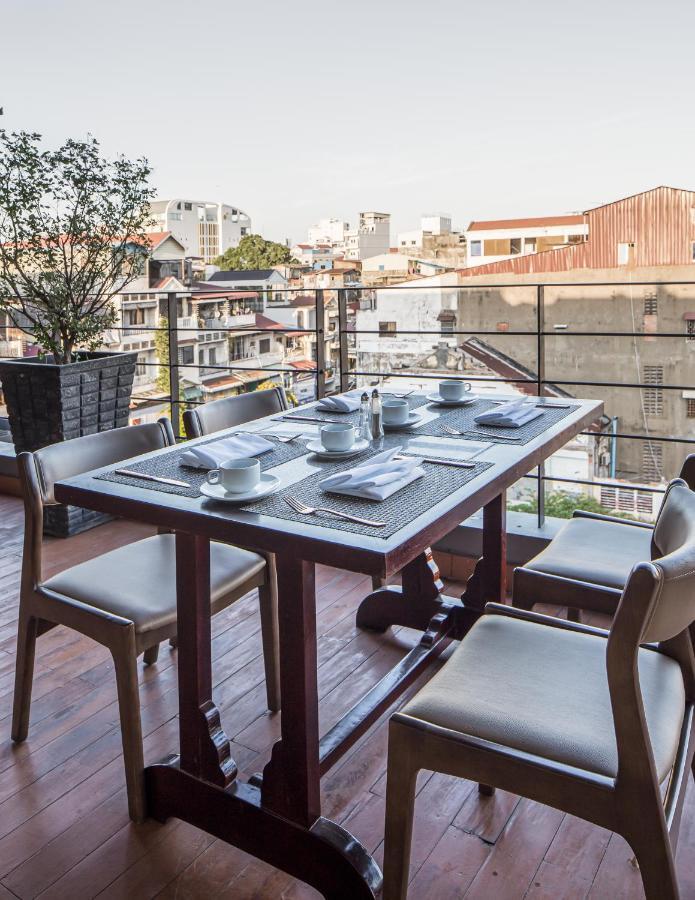 Altos Hotel Phnom-Penh Buitenkant foto